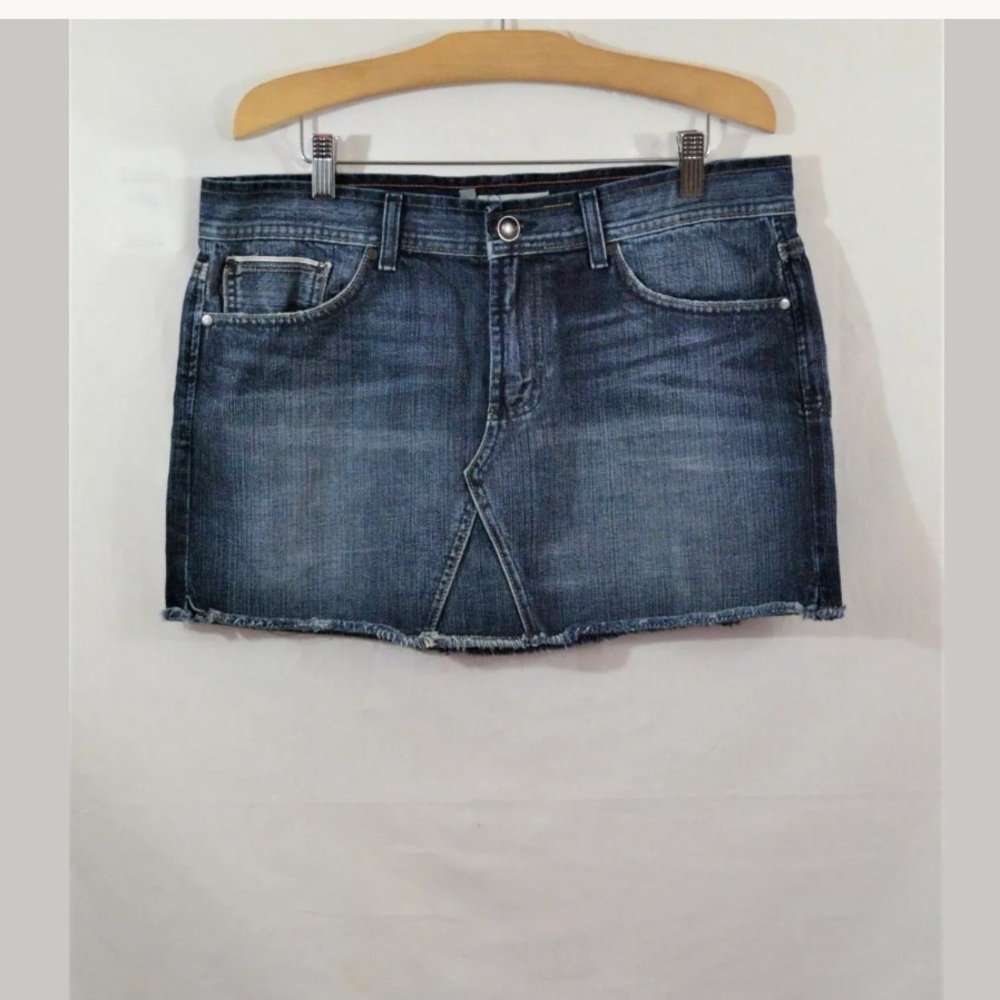 Level 99 Boyfriend Distressed Mini Denim Skirt 30